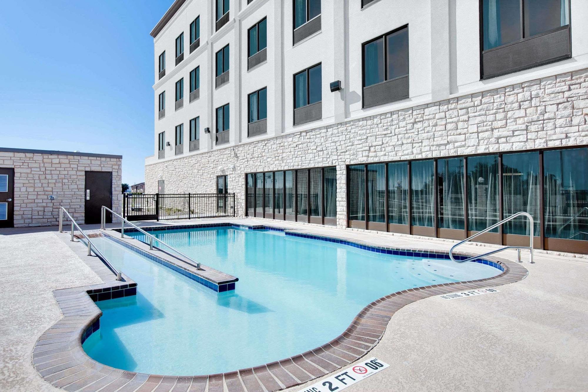 Wingate By Wyndham San Angelo Exterior foto